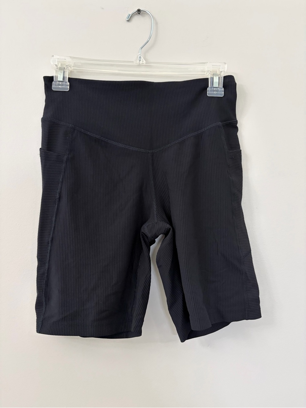 Old Navy Black Ribbed High-Waist Bike Shorts with Side Pockets